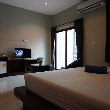 Green Leaf Hostel Phuket Bagian luar foto