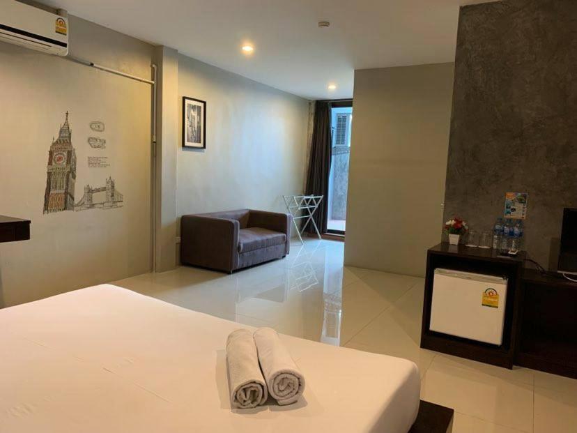 Green Leaf Hostel Phuket Bagian luar foto