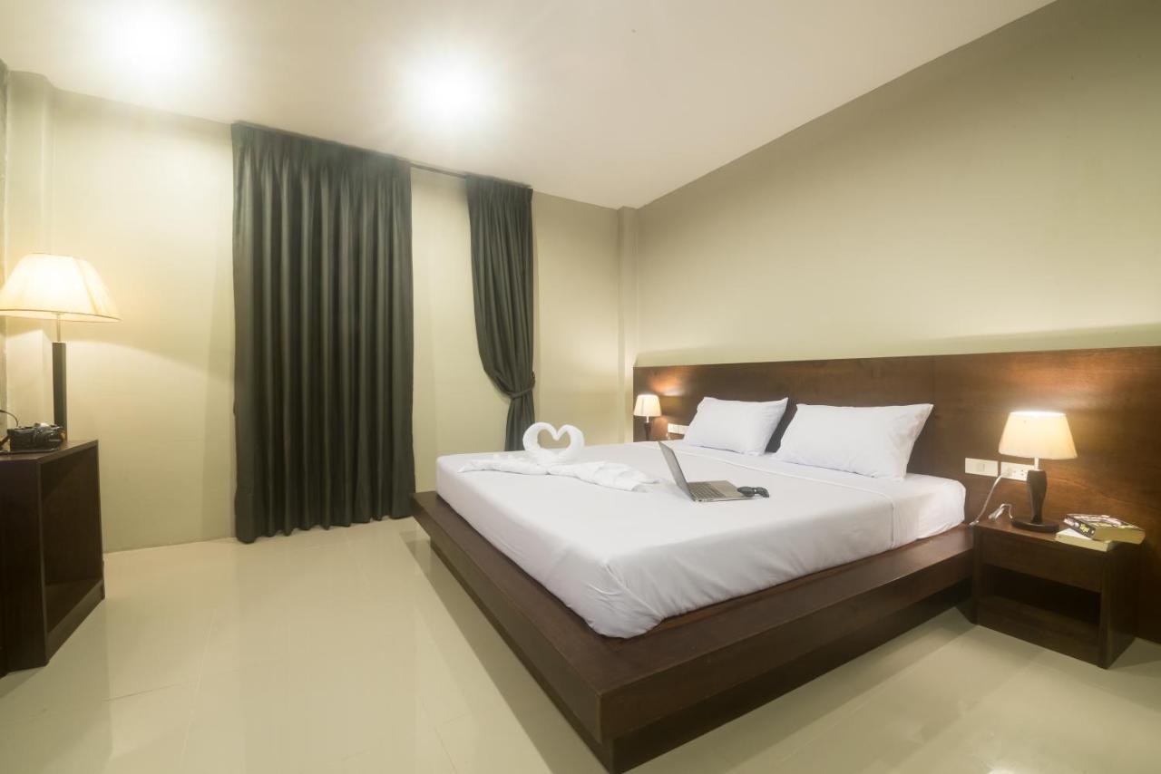 Green Leaf Hostel Phuket Bagian luar foto