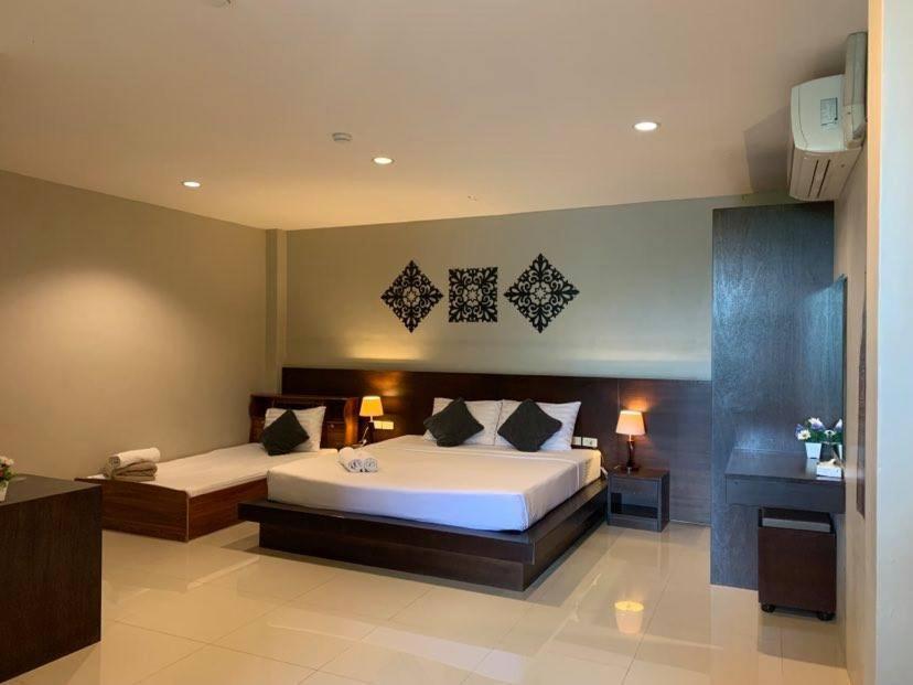 Green Leaf Hostel Phuket Bagian luar foto