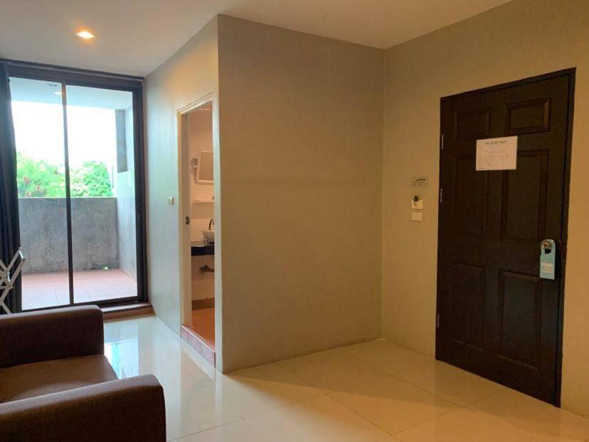 Green Leaf Hostel Phuket Bagian luar foto