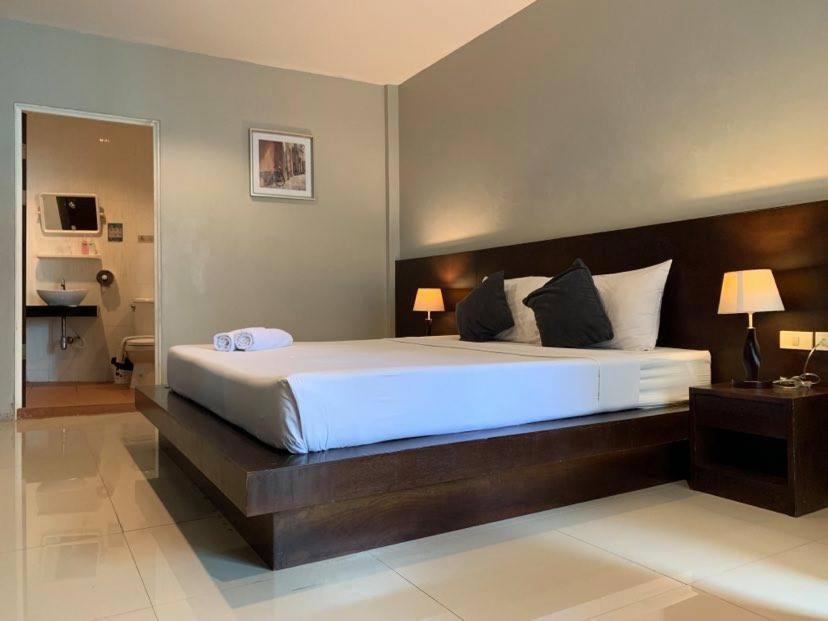 Green Leaf Hostel Phuket Bagian luar foto