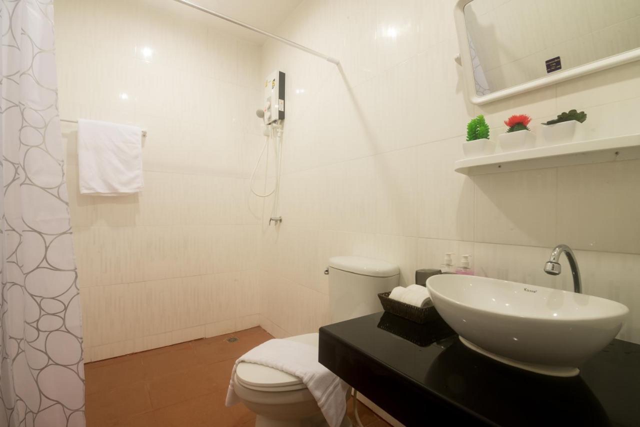 Green Leaf Hostel Phuket Bagian luar foto