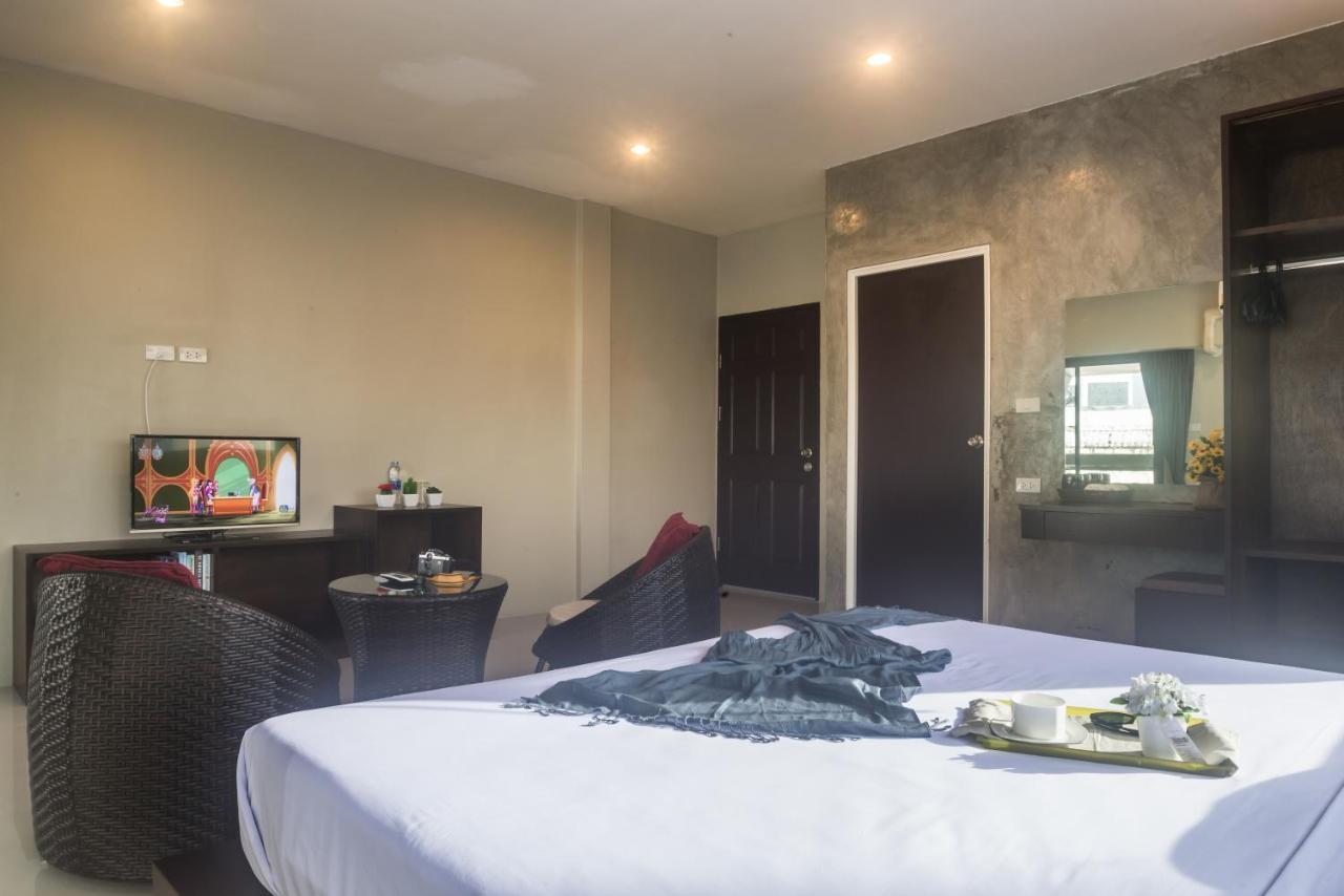 Green Leaf Hostel Phuket Bagian luar foto