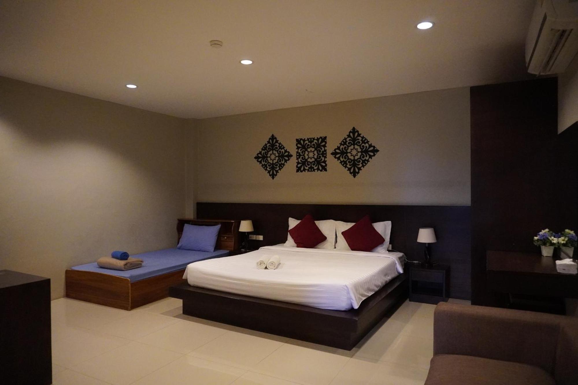 Green Leaf Hostel Phuket Bagian luar foto