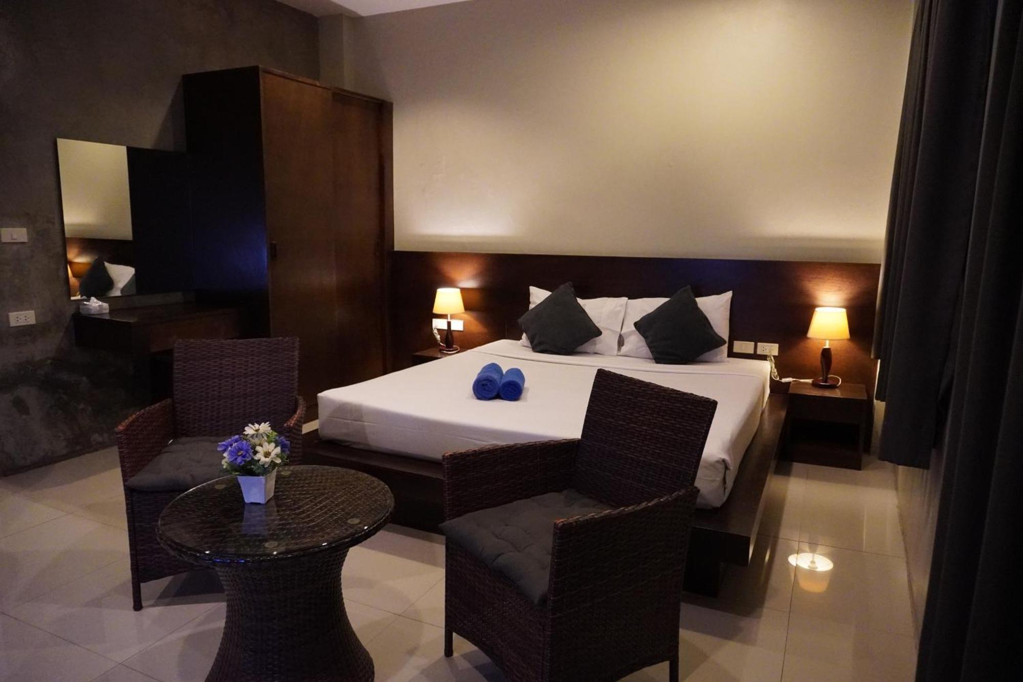 Green Leaf Hostel Phuket Bagian luar foto