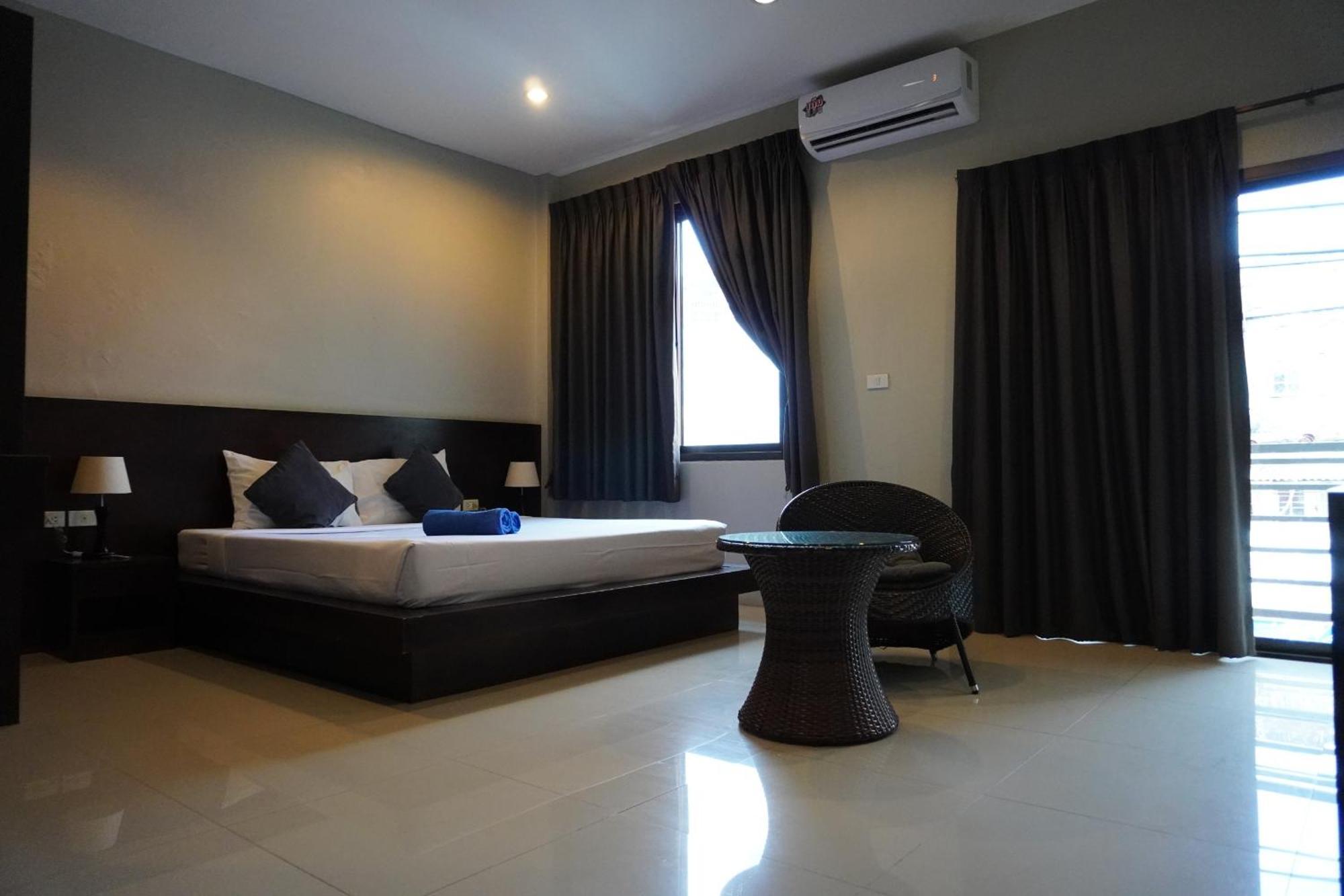 Green Leaf Hostel Phuket Bagian luar foto