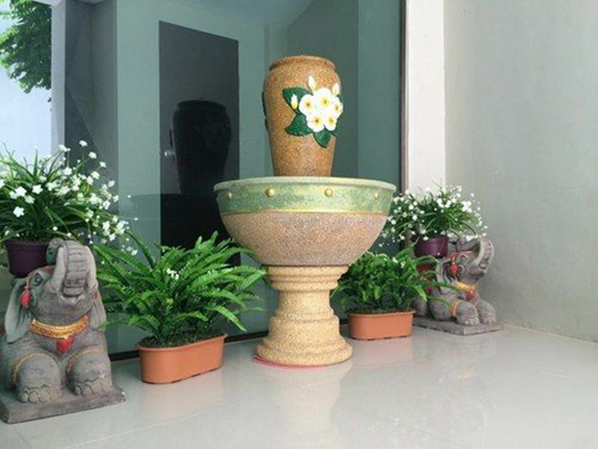 Green Leaf Hostel Phuket Bagian luar foto