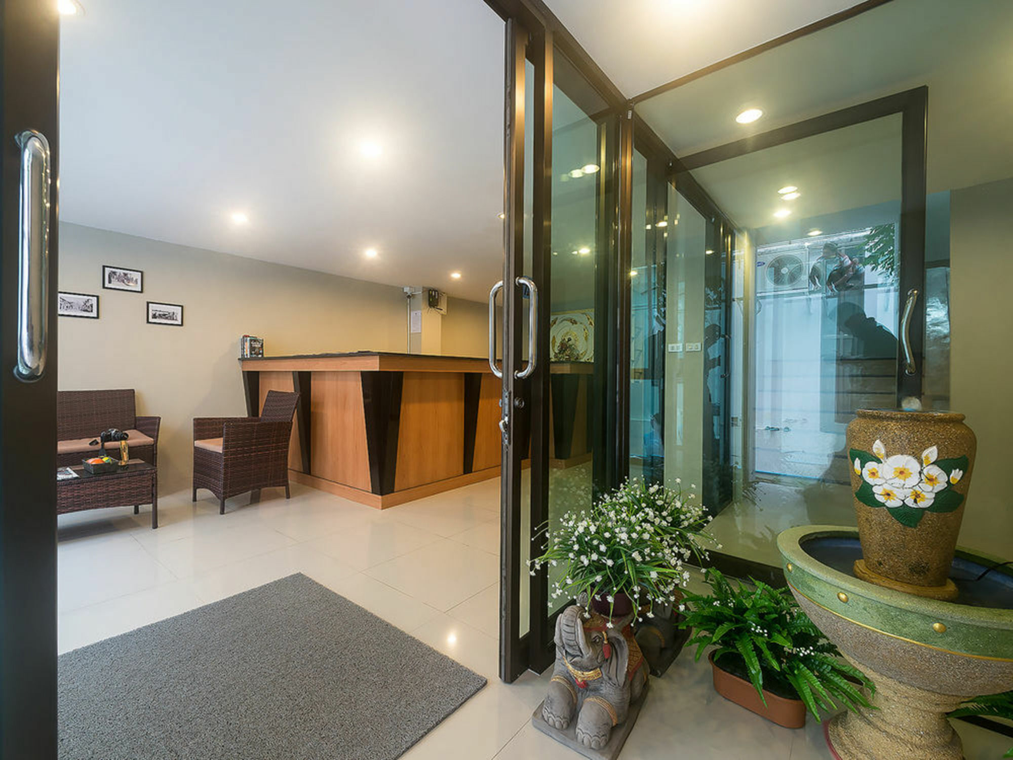 Green Leaf Hostel Phuket Bagian luar foto